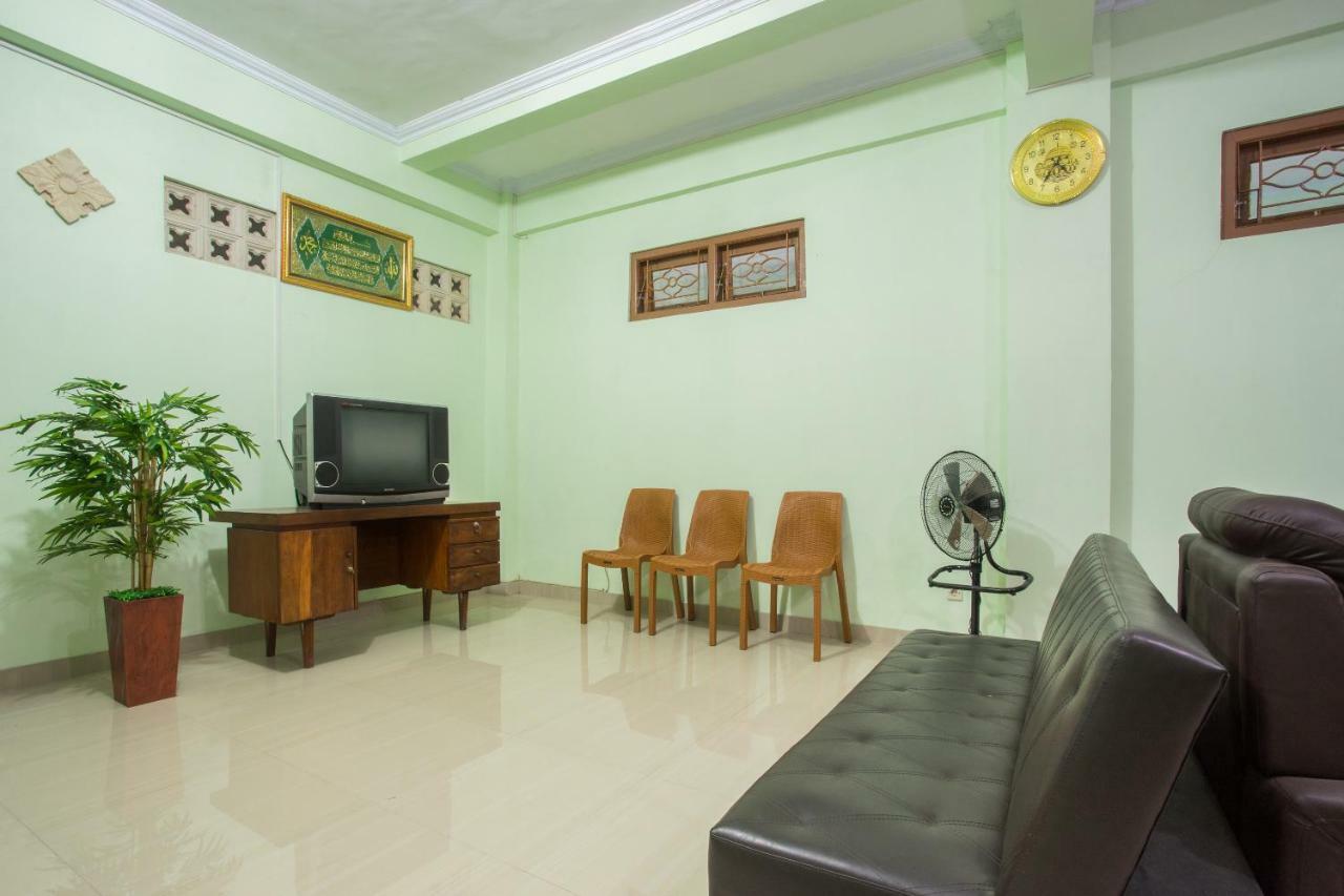 Oyo 1419 Rhona Guest House Syariah Yogyakarta Exteriér fotografie