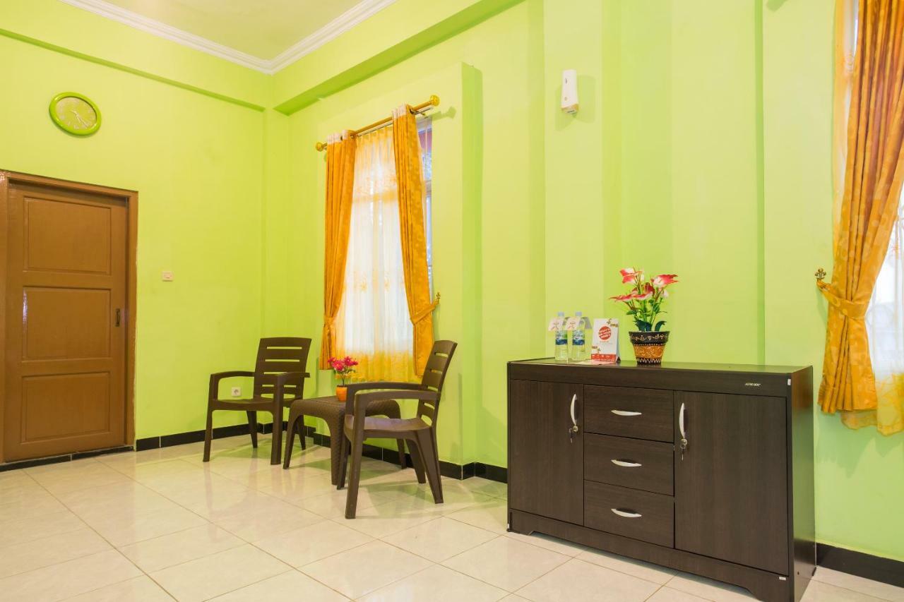 Oyo 1419 Rhona Guest House Syariah Yogyakarta Exteriér fotografie